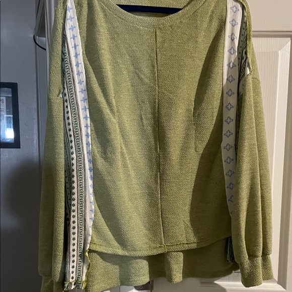 Ces Femme Olive Sweater with Patterned Sleeves - Picture 6 of 11